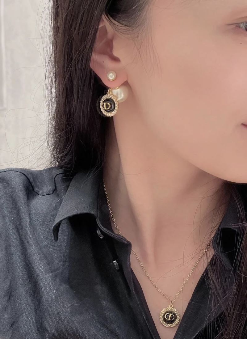 chr1st1an D10r necklaces